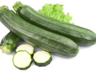 Forskjellen mellom courgette og courgette, hva er forskjellen