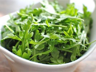 Arugula: varieti terbaik