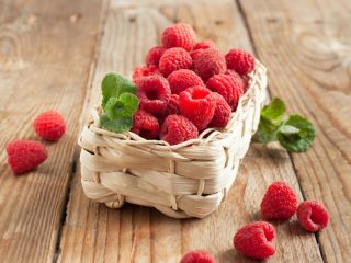 Labākās aveņu šķirnes ar fotogrāfijām un aprakstiem