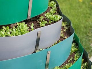 Plastmasas lente dārza gultām