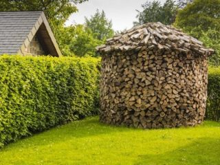 Hvordan stable ved i en rund trehaug
