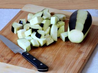 Aubergine kaviar i biter
