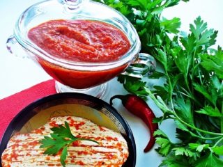 Adjika Abkhazian classic: oppskrift