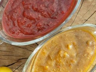 Tkemali mērce ar tomātiem