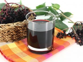 Aroniju vīns mājās