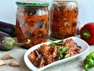 Baklažāni adžikā ziemai