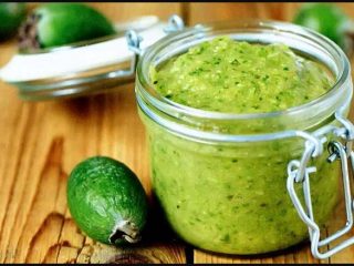 สูตรอาหารสำหรับฤดูหนาว feijoa ด้วยน้ำตาล