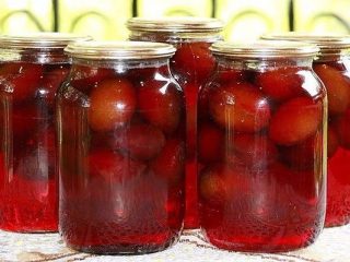 Kompotti talveksi luumuista