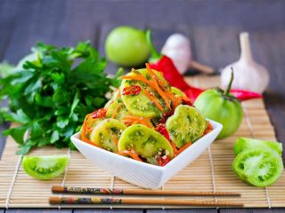 Korean tomaatit: herkullisimmat reseptit