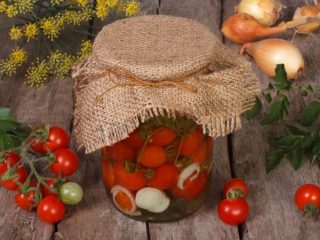 Tomaattireseptit talvella ilman sterilointia