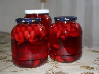 Kizils kompotu receptes