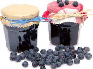 Blåbærgelé: opskrifter uden gelatine og med gelatine