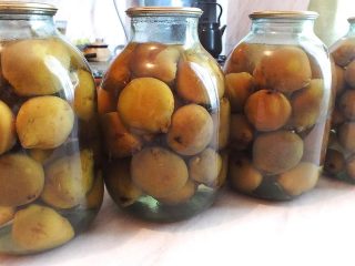 Mērcēti bumbieri ziemai: receptes
