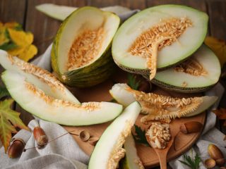 Melones sēklas: ieguvumi un kaitējums
