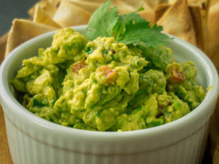 Avokado mērce: guacamole recepte ar fotoattēlu