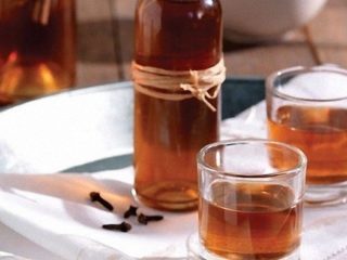 Moonshine กับข่า: สูตรสำหรับทิงเจอร์ 3 ลิตรต่อรากประโยชน์และอันตรายบทวิจารณ์