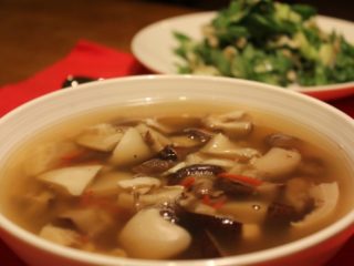 Sup cendawan dari cendawan porcini beku: cara memasak, resipi