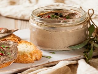 Champignon pate: reseptejä valokuvilla