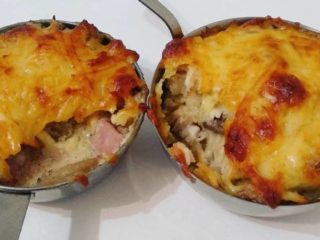 Julienne fra porcini sopp: en klassisk oppskrift, med kylling, med rømme