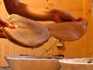 Sådan deler du en kombucha derhjemme: video, foto