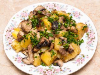 Tørket porcini sopp: hvordan lage mat, de beste oppskriftene