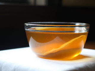 Kombucha kosmetoloģijā: maskas sejas ādai, no grumbām, no pūtītēm, atsauksmes par pieteikumu