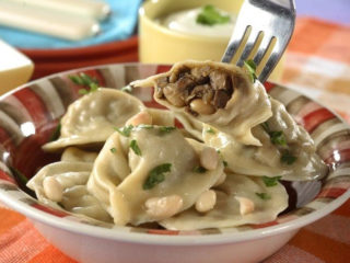 Pelmeņi ar piena sēnēm: receptes, kā pagatavot