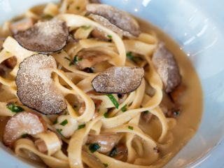 Pasta tryffelikastikkeella: reseptit