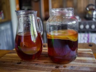 Kan børn drikke kombucha: i hvilken alder, anmeldelser