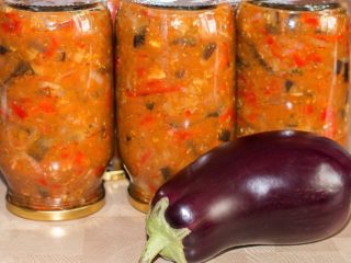 Tatāru baklažānu salāti ziemai