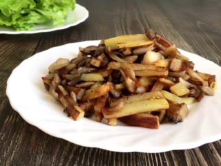 Kartupeļi ar austeru sēnēm cepeškrāsnī: gatavošanas receptes