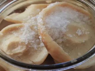 Karstā piena sēņu sālīšana mājās ziemai