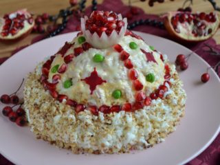 Salāti Monomakh's Hat: klasiskas receptes ar vistu, liellopu gaļu, bez gaļas