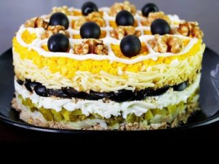 Favoritsalat: opskrifter med tunge, kylling, svampe, skinke