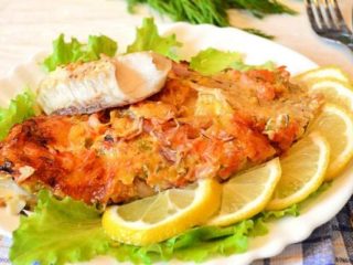 Tilapia dibakar dengan sayur-sayuran di dalam ketuhar: dengan keju, dalam kerajang, dalam sos berkrim