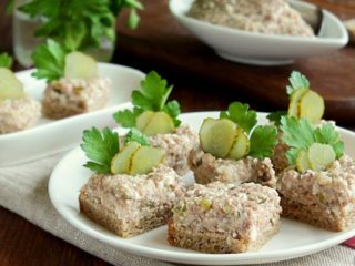 Turskamaksa pate: reseptejä valokuvilla kotona