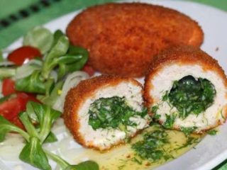 Sasmalcinātas Donbass kotletes: soli pa solim receptes ar fotogrāfijām