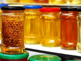 Madu bunga matahari: faedah dan kemudaratan, ulasan dan kontraindikasi