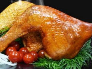 Hvordan røyke kyllingben hjemme: oppskrifter på salting, sylting, røyking