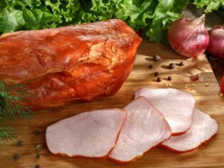 Keitetty savustettu karbonadi: reseptit, kaloripitoisuus, tupakointisäännöt