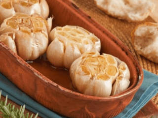 Cepti ķiploki: ieguvumi veselībai un kontrindikācijas