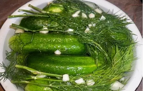 Dưa chuột muối nhẹ ăn liền