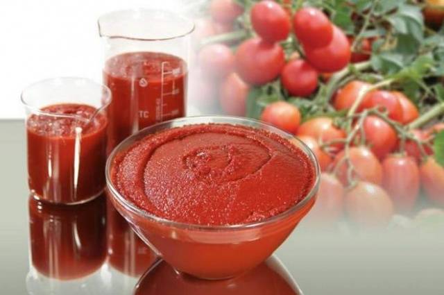 Jugo de tomate para el invierno.