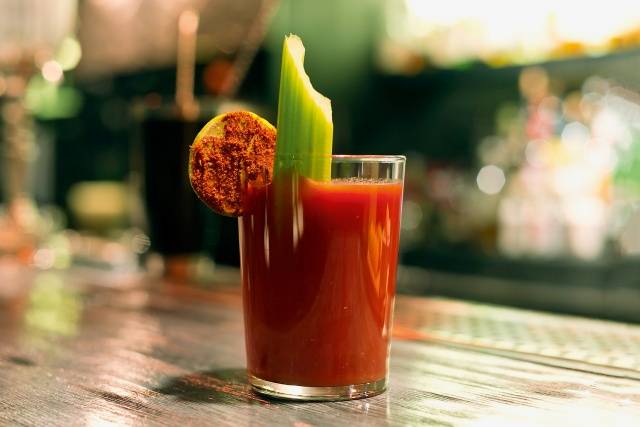 Jugo de tomate para el invierno.