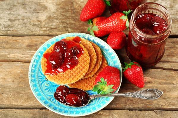 Mermelada espesa con fresas